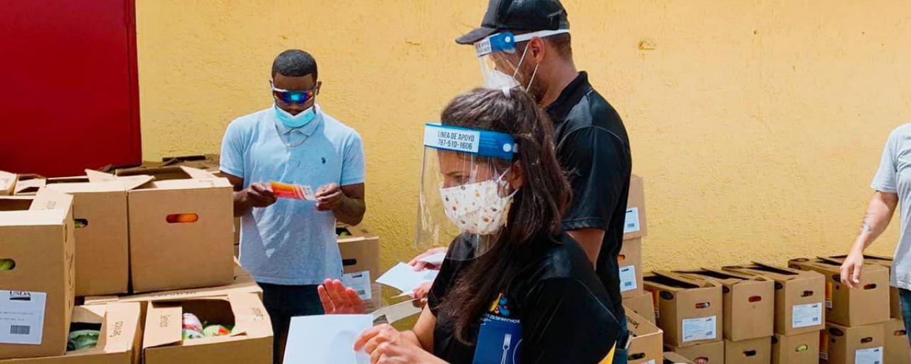 Hemos organizado sobre 4,000 cajas de alimentos